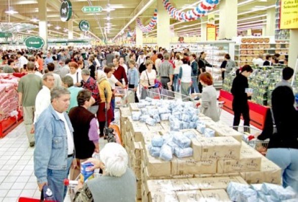 Programul de sărbători al supermarketurilor şi hipermarketurilor